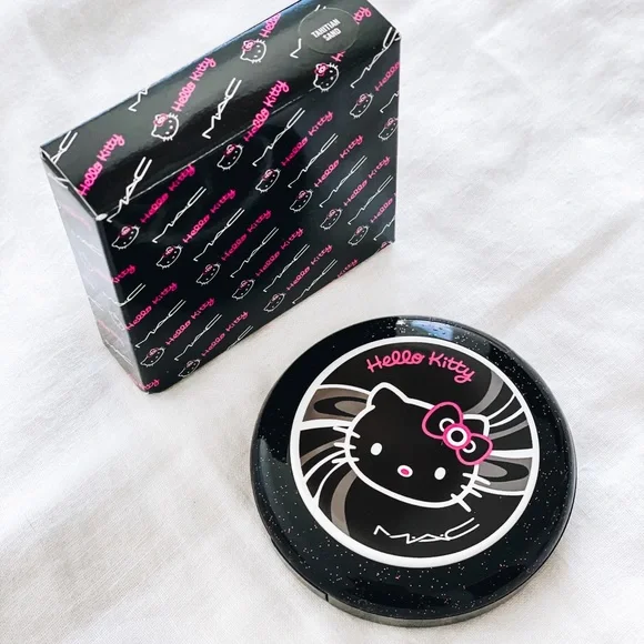 MAC x Hello Kitty “Tahitian Sand” Beauty Powder